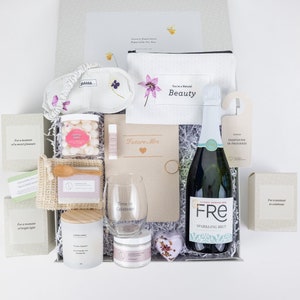 Organic Bride Spa Gift Box Set, Luxury Wedding Gift, Relaxation Package, Bridal Shower Gift Basket, Bride-To-Be Pampering Gift