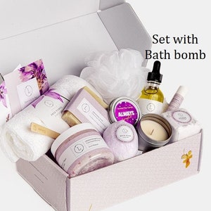 Gift,  Gift Box Holiday Gift Spa Box  Birthday gifts  Candle Gift Set Bath bomb gift for Holiday,  spa gift, Gift with bath bomb