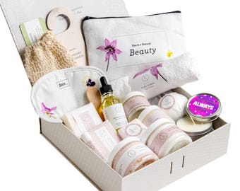 Mother's Day gift, Mother's Day for a good friend, Spa Gift Set for Women, Luxury Bath Kit, Relaxation Gift Basket, Lizush Gift Box