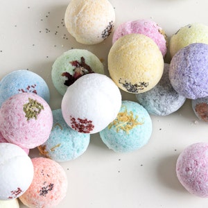 Bath bomb Bath Bombs Bath Salts fizzies Bath bomb set bath bombs gift Mom gift set Bath bomb gift set Mother's day Gift image 3