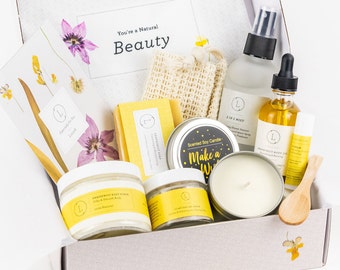 Mom Gift Set, Birthday Gift Box, Relaxation Gift, Gift for Her, Spa Gift Basket, Bath Kit for Women, Pampering Care Package, By Lizush