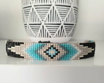 Loom beaded bracelet with waxed cord / Beaded bracelet  made with Miyuki delica beads / Native inspired bracelet