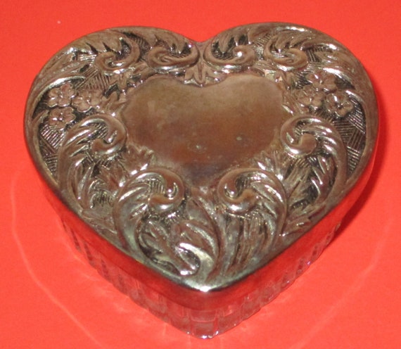 Heart Shaped Trinket Jewelry Box Dresser Ring Dis… - image 2