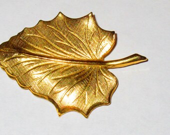 Vintage Gold Tone Leaf Pin Brooch 2 Inch