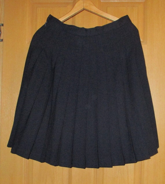 Pleated Mini Skirt Gianni Sport USA Size 10 With … - image 3