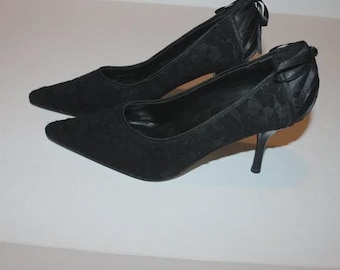 Black Lace Pumps 3.5 Inch Heels Sacha Pointed Toe with Bowtie Accents 8.5 Shoes