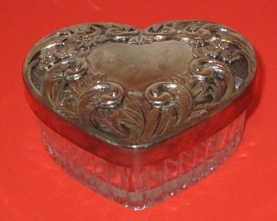 Heart Shaped Trinket Jewelry Box Dresser Ring Dis… - image 1