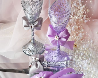 Lilac and Silver Wedding Glasses, Purple Wedding Champagne Flutes, Bride And Groom, Bridal Shower Gift, Lilac Wedding, Wedding gift