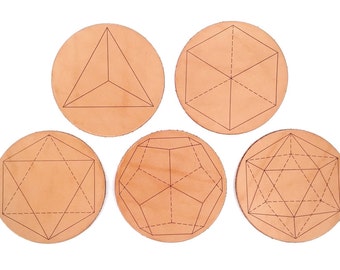 Conjunto de porta-copos de sólidos platônicos / porta-copos geométricos de couro / feitos à mão em Portland, Oregon.