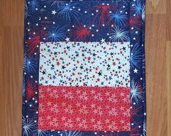 Patriotic quilted table runner