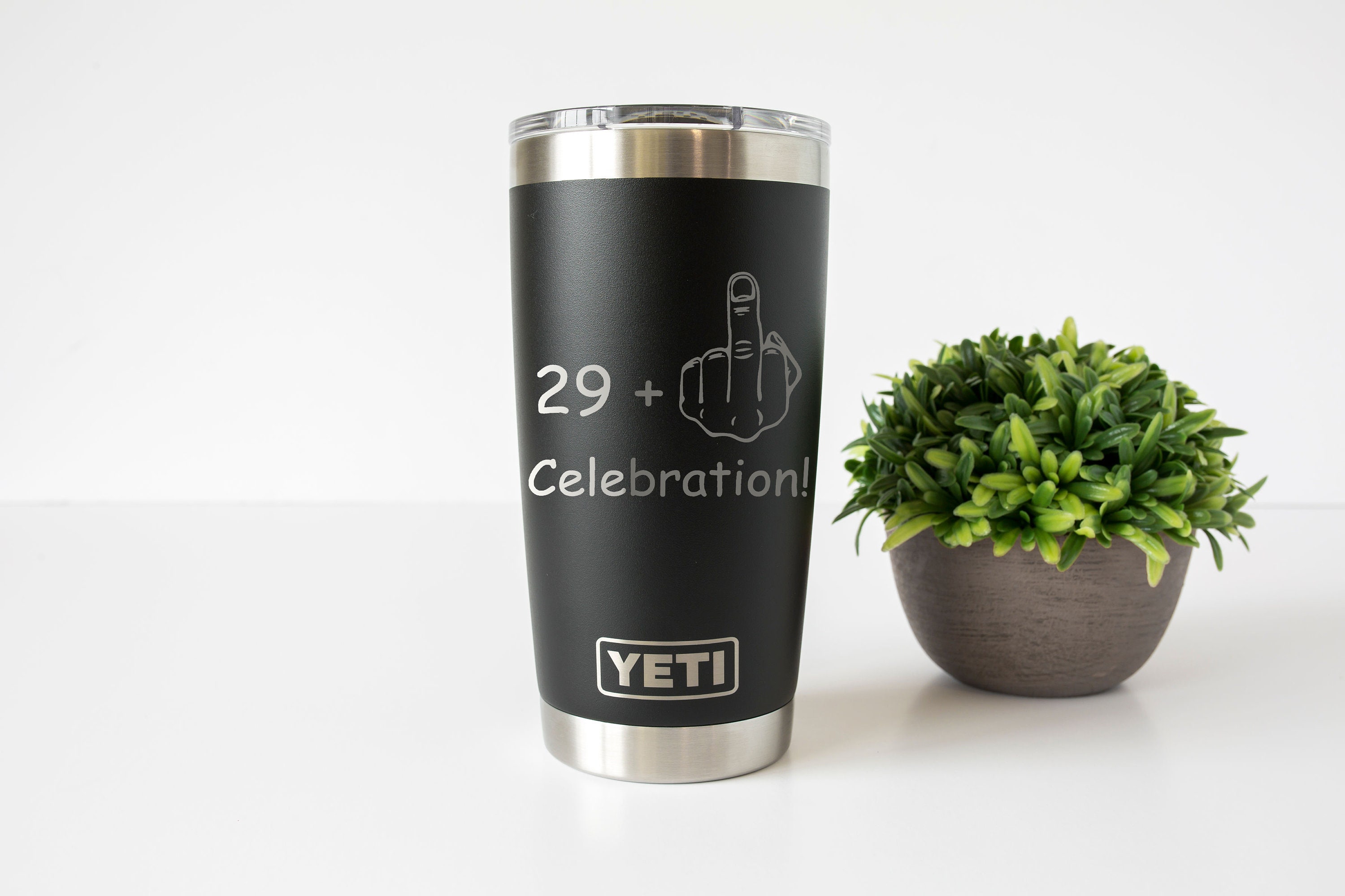 Vasos Rambler grabados personalizados, 40 cumpleaños, Yeti y vasos