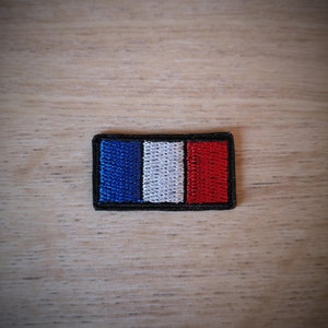 Écusson, patch Brodé à coudre ou à coller Drapeau Français 3 cm de large pour la réparation la collection, le recouvrement ou la décoration image 1