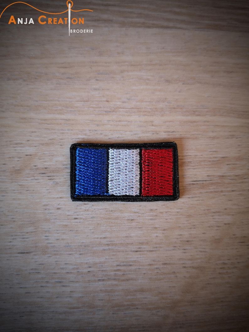 Écusson, patch Brodé à coudre ou à coller Drapeau Français 3 cm de large pour la réparation la collection, le recouvrement ou la décoration image 1