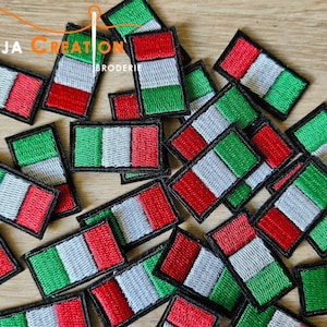 Badge, embroidered patch to sew or stick Italian Flag Italy 3 cm wide