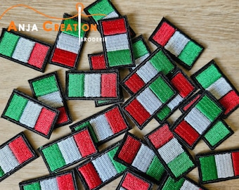 Badge, embroidered patch to sew or stick Italian Flag Italy 3 cm wide