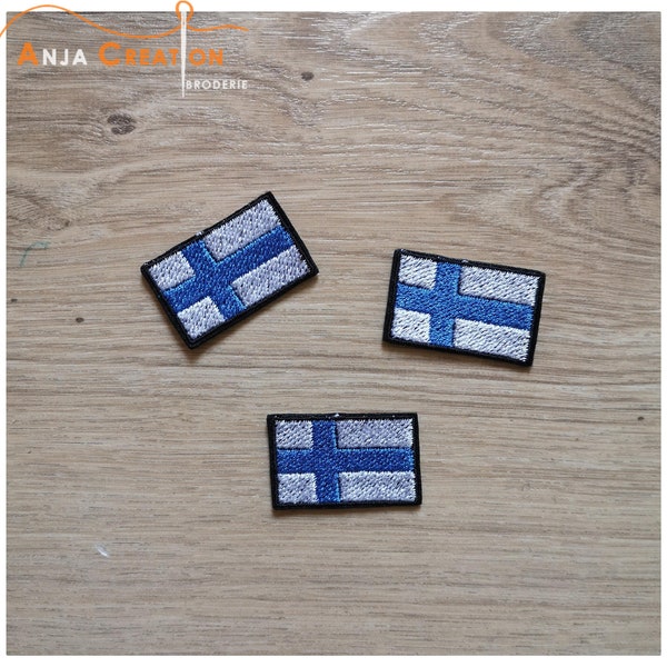 Mini Écusson thermocollant, patch à coudre ou à coller Drapeau Finlande 3cm