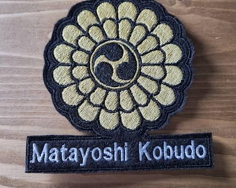 Écusson Matayoshi Kobudo – Patch Arts Martiaux 10 x 10,5 cm – À Coudre ou Coller – Idéal Kimono