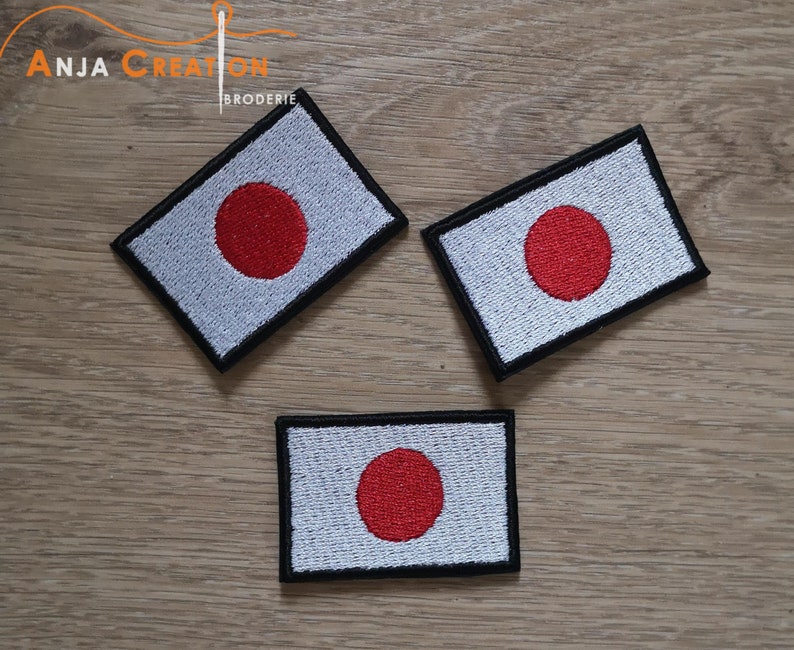 Iron-on patch, patch to sew or stick Japan flag 5cm image 1