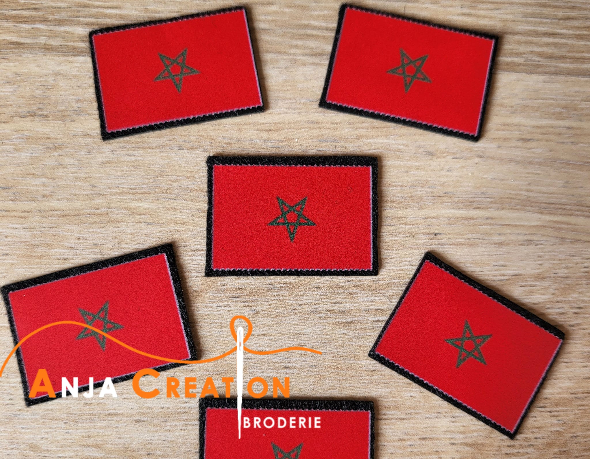 Lot De 25 Petits Drapeaux Marocains à Main Miniatures - 14x21 Cm Sur Bâton