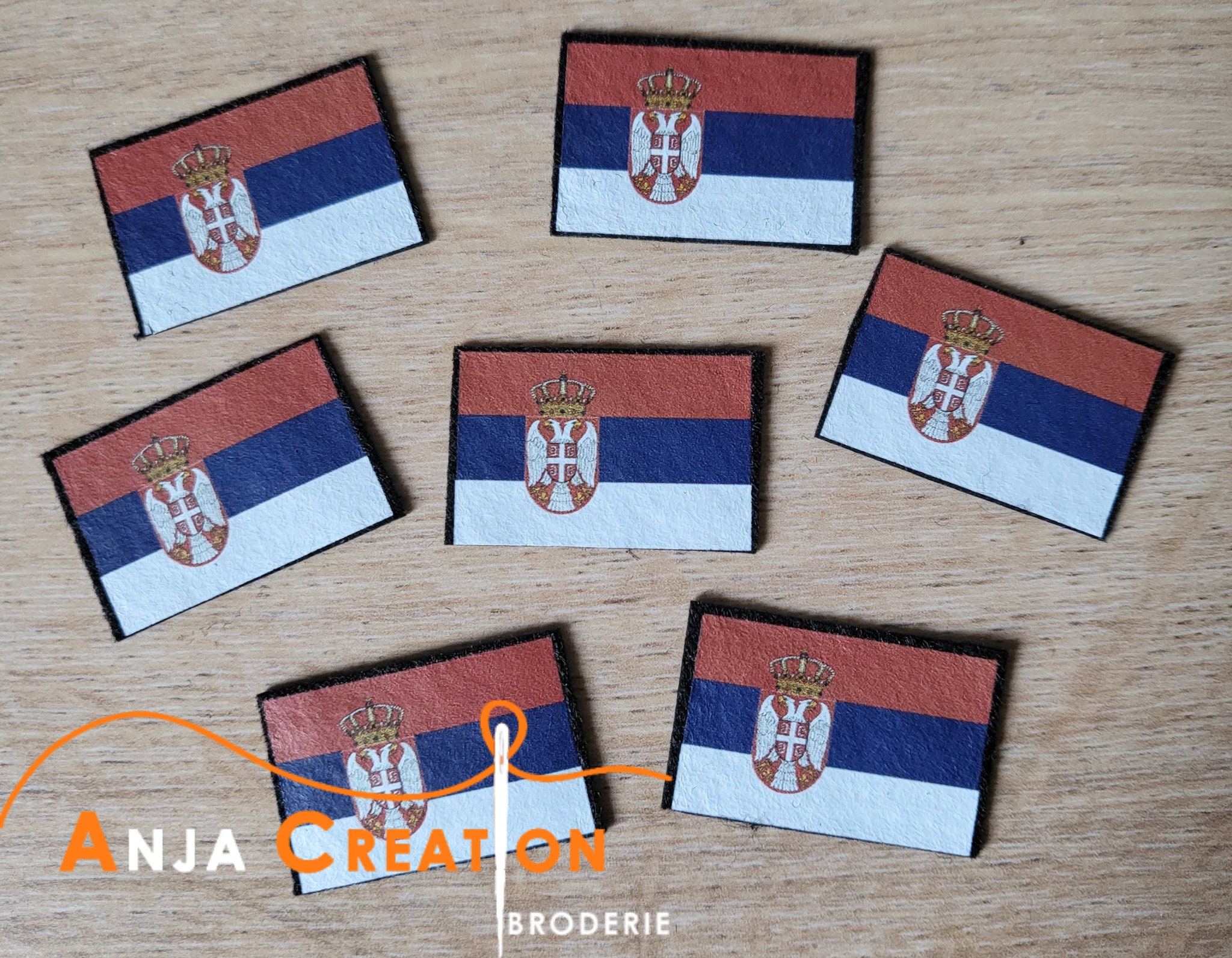 Drapeau de Serbie Balkans Serbe Emblème national Brodé à Repasser ou à  Coudre Patch : : Cuisine et Maison