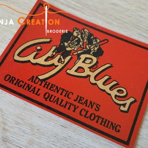 Ecusson patch Vintage en vieux carton Rouge pour customisation