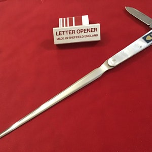 Bureau / ouvre-lettre imt. nacre marquée comme indiqué