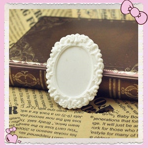 Wholesale 50pcs White Victorian Oval Resin  Frame Cameo Setting Flatback Cabochon 30mmx40mm