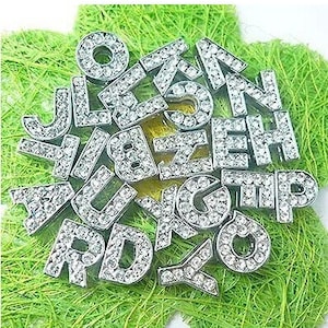 Venta al por mayor 26pcs 8mm tono plateado Letra mayúscula Slider Espaciador Cuentas Colgante Encanto / Hallazgo, Letra de pedrería, Pulsera y Collar Carta