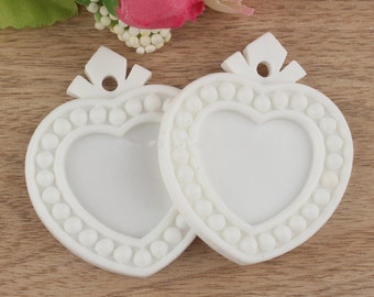 Wholesale 50pcs 7 colors High Quality Vintage Resin Heart Frame Pendant Charm/Finding,Base Setting Tray,Fit 25mm Cabochon/ Picture/Cameo