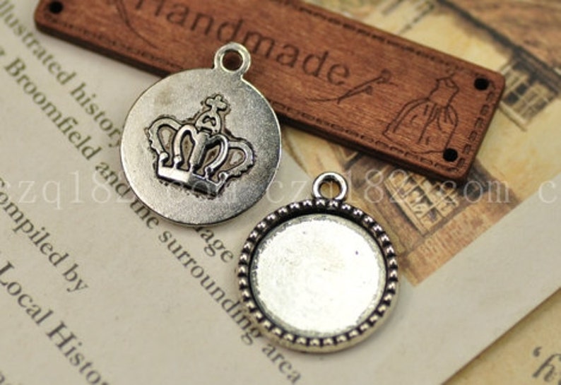 Wholesale 100pcs Antique SilverAntique Bronze Crown Pendant CharmFinding,fit 18mm Cabochon CameoPicture,Base Setting Tray Bezel