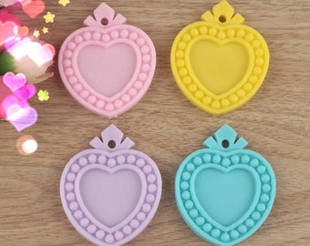 Wholesale 50pcs 7 colors High Quality Vintage Resin Heart Frame Pendant Charm/Finding,Base Setting Tray,Fit 25mm Cabochon/ Picture/Cameo