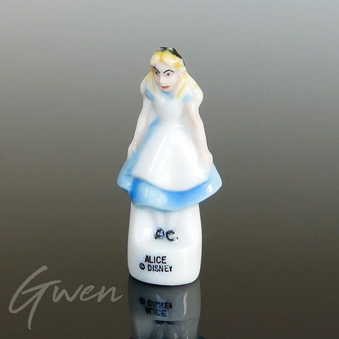 Feve Disney Alice Au Pays des Merveilles 1997, Lapin Blanc, Chat de  Cheshire, Reine de Coeur, Figurine Miniature Porcelaine, Décor de Gateau -   France