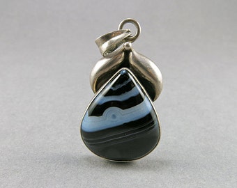 Vintage Agate Pendant Sterling Pendant Banded Agate Pendant Black And White Jewelry