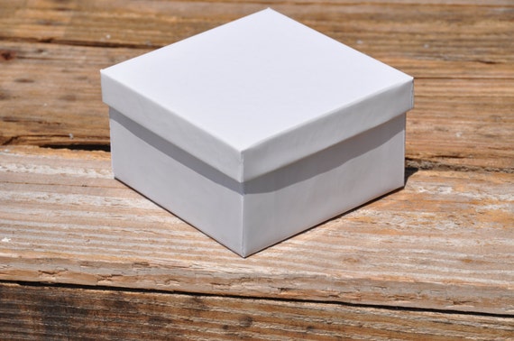 3.5" Square x 2" Deep Pack of 20 White Swirl Boxes 