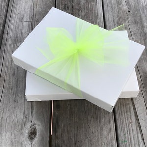20 Pack 10&quot;x7&quot;x1-1/4&quot; Small White Gift Boxes /Childrens Apparel Boxes/Gift Boxes/Two Piece Gift Box
