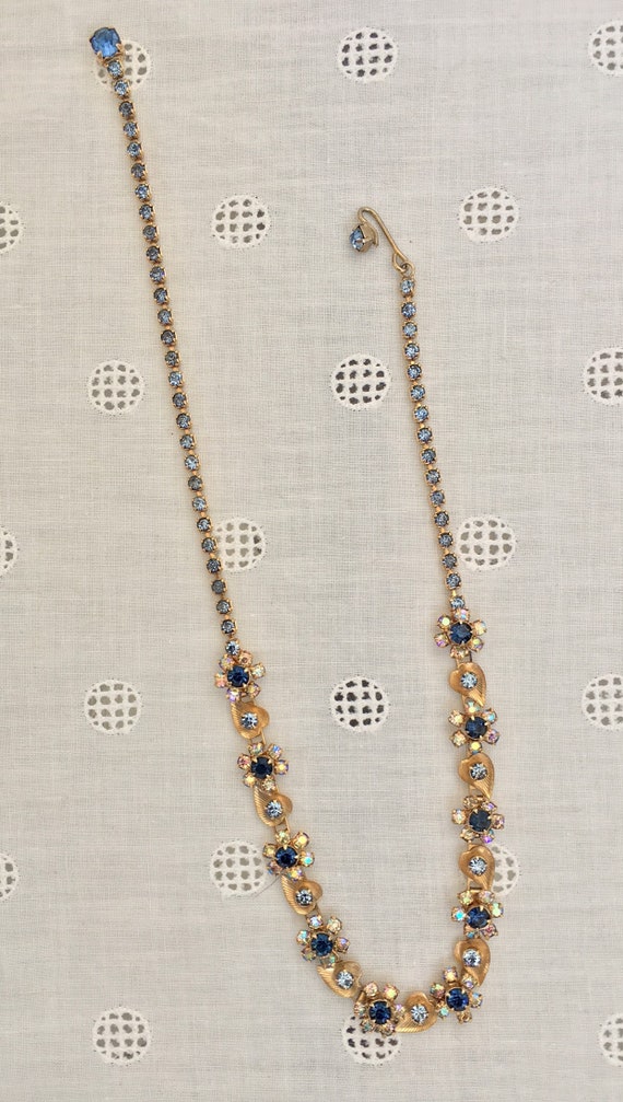 Blue flowers rhinestone necklace - image 4