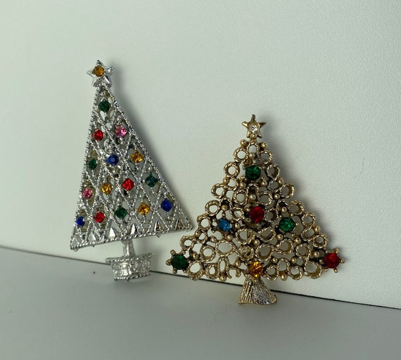 Two Unmarked Vintage 1960 Christmas Tree Pins Bro… - image 4