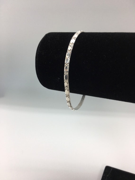 Embossed sterling bangle bracelet - image 5