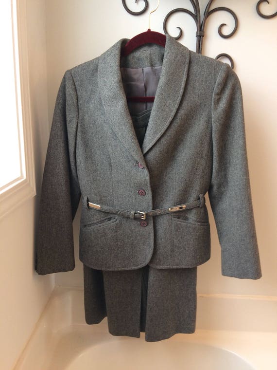 Vintage 1940 business suit size 6