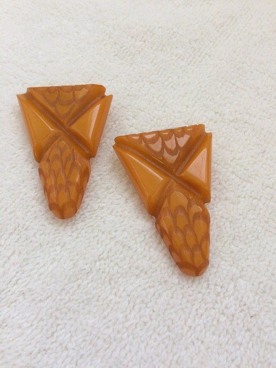 Butterscotch Bakelite Dress / scarf clips triangul