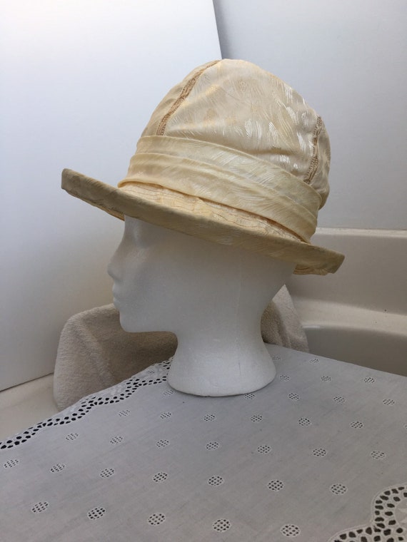 Cream brocade cloche hat vintage 1930 - image 3