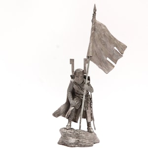 Figurine Militaire 54 Mm - Chevalier Teutonique Porte-bannière Du Grand Maître, XIVe Siècle