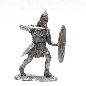 tin 54mm. Rome. Roman Legionare with pilum. Round shield 1:32 Scale Historical Miniature