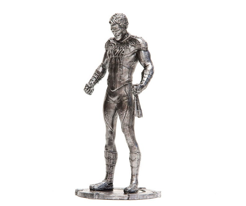 Marvel superhero 1:24 Scale Figure Peter Parker tin 75mm Spider-Man