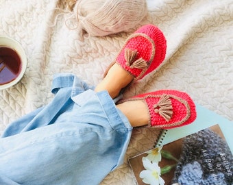 Knitted moccasin slippers, Knitting pattern, loafer, moccasin slippers, slippers pattern, chunky, gift for her, unisex slippers