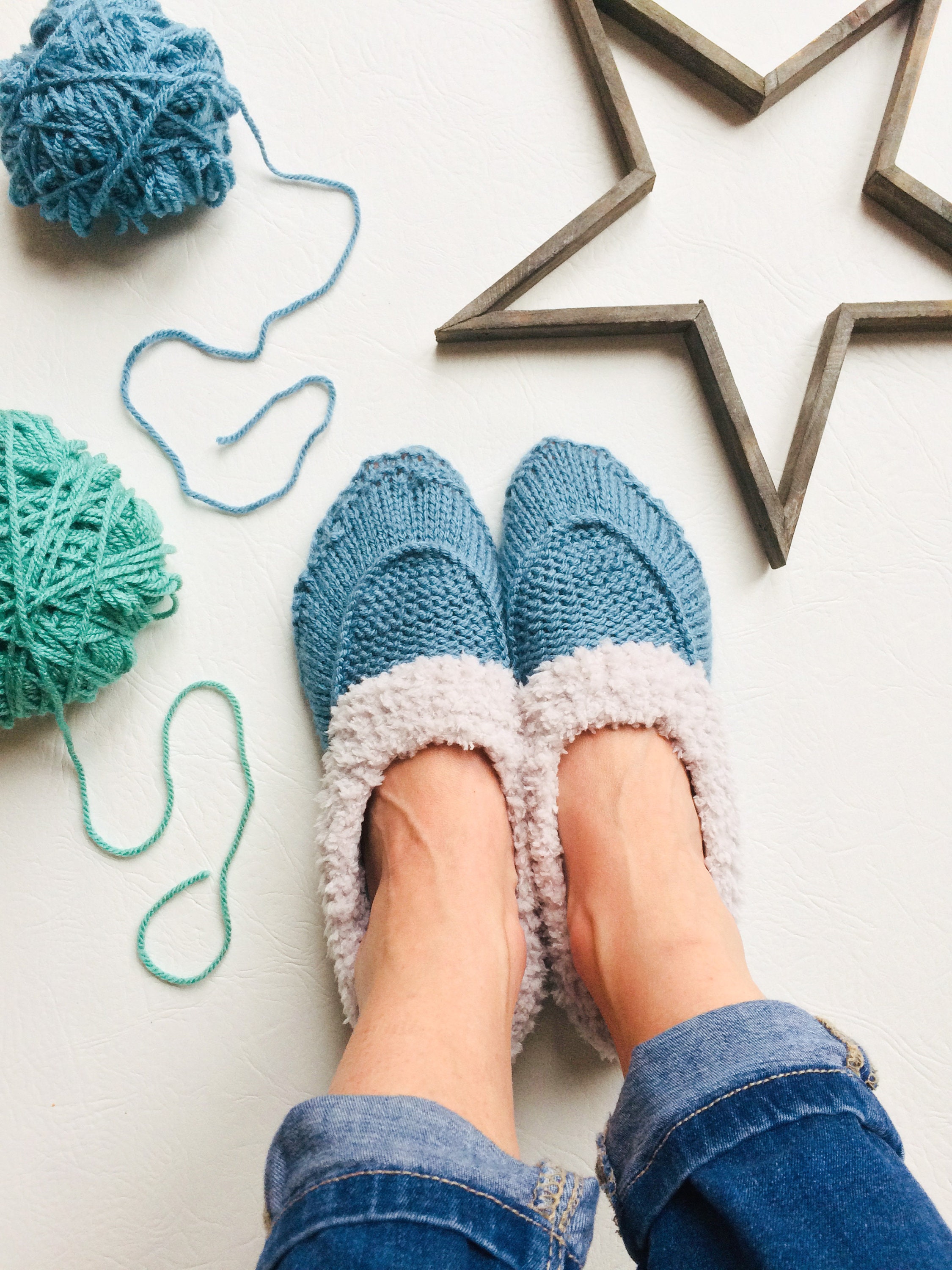 Knitted fluffy slippers, Knitting pattern loafer, teen day slippers pattern, gift for her, unisex slippers