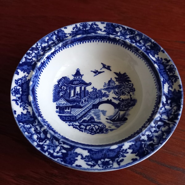 Olde Alton Ware Blue White Willow small dessert dish