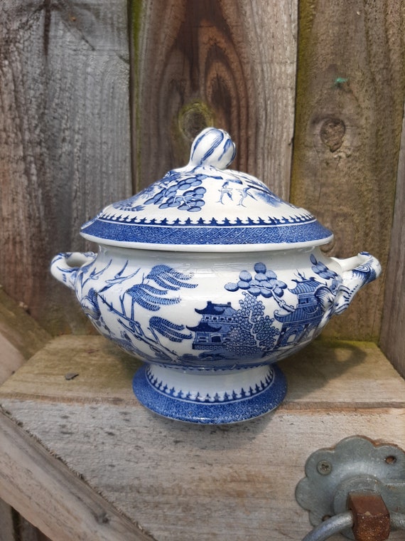 Blue willow tureen outlet