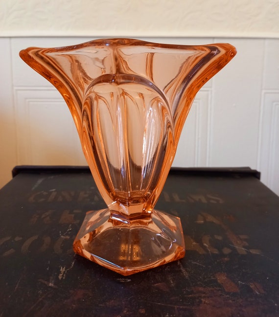 Republiek essence Tahiti Vintage 30's Pink Glass Art Deco Vase - Etsy