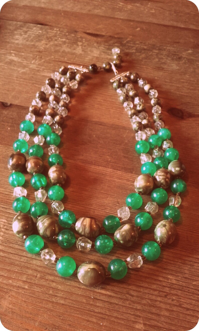 Vintage 50/'s Green and Brown 3 strand Lucite necklace